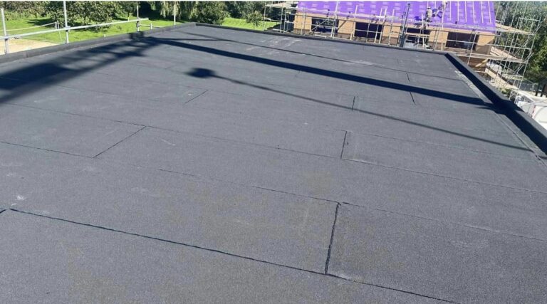 Bitumen dakdekker Breda. Dakwerken voor plat bitumen dak