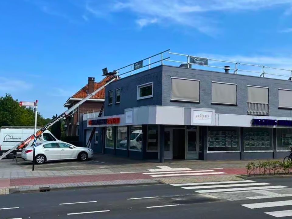 Een bedrijfspand in Breda voorzien van een nieuw dak