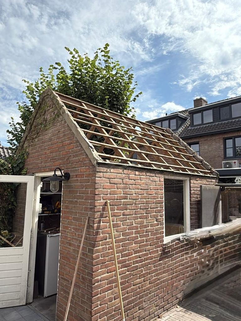 Dak vervangen vlakbij Dinteloord – situatie voor renovatie